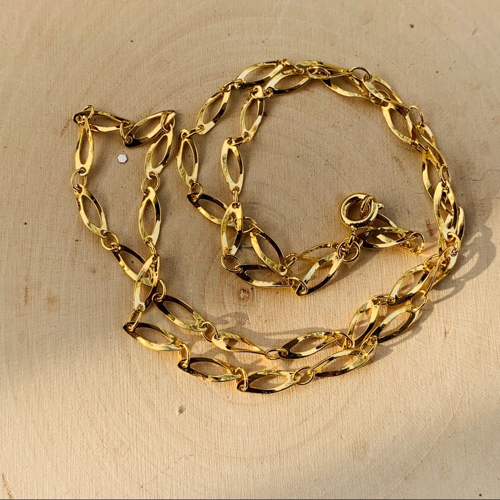 Gold chain necklace